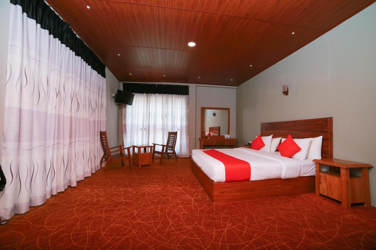 OYO 278 Hotel Rivelka Kundasale Zimmer foto