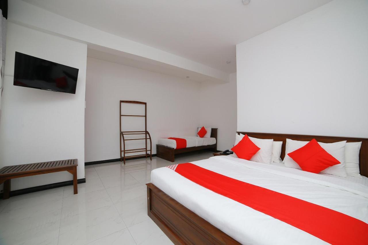 OYO 278 Hotel Rivelka Kundasale Zimmer foto